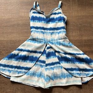 Blue and white marbled ocean waves dress. Size 8. Good condition.